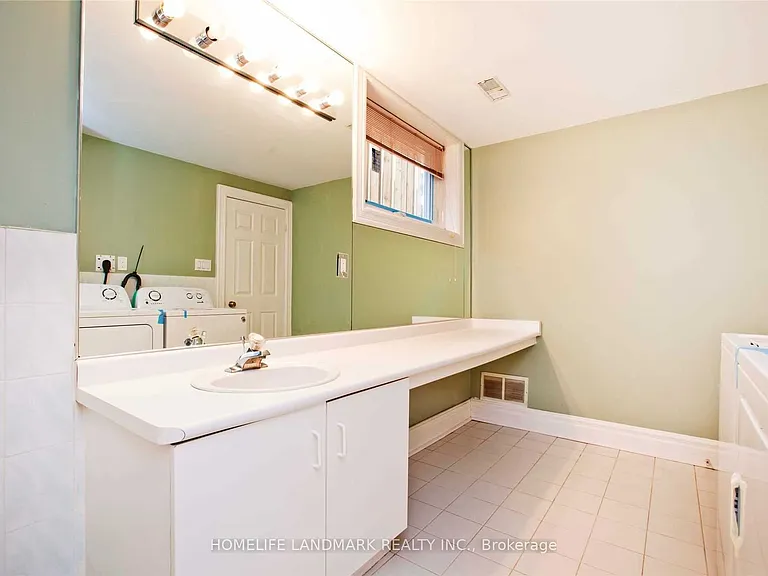 252 Dunview Ave #BSMNT — Photo 9