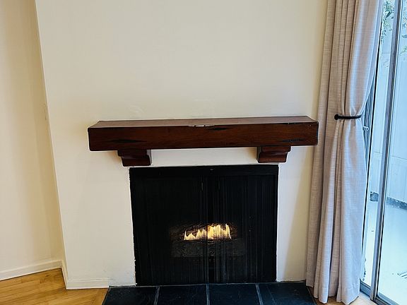 5th image of 817 10th St Unit 102