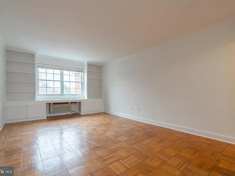 1718 W Abingdon Dr #302 — Photo 22
