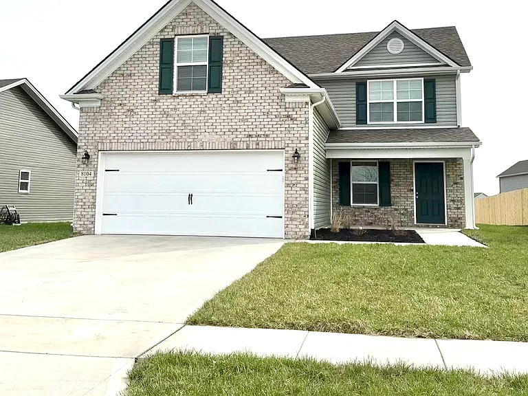 8104 Driftwood Loop — Photo 1