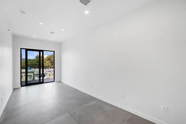 Rented by Blue Egg Realty Corp | media 3