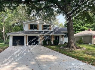 9303 Hayes Dr, Overland Park, KS 66212