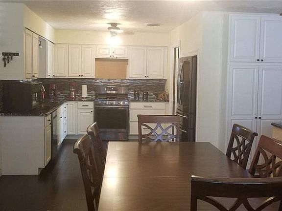 4th image of 1517 Josephine St