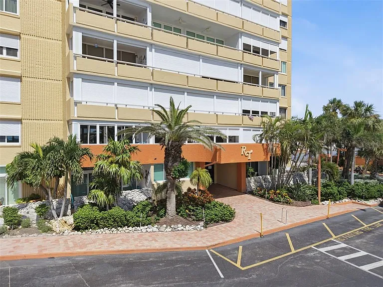17920 Gulf Blvd #1401 — Photo 3