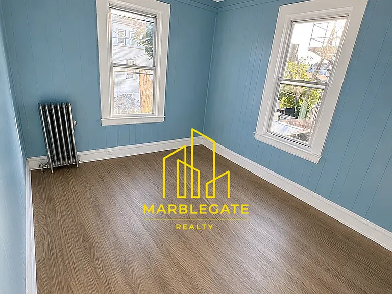 192 Shephard Ave #22 — Photo 3