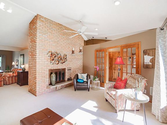 4th image of 841 Eastwood Ln