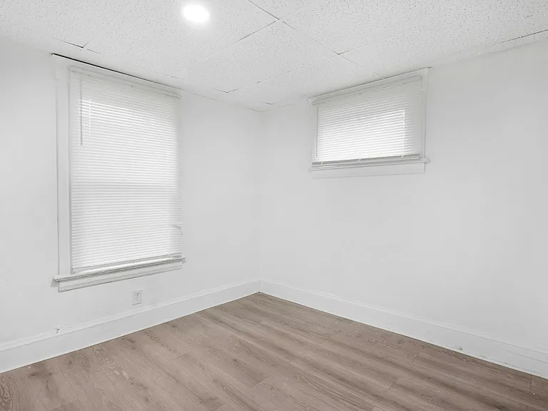 14608 Alder Ave — Photo 10