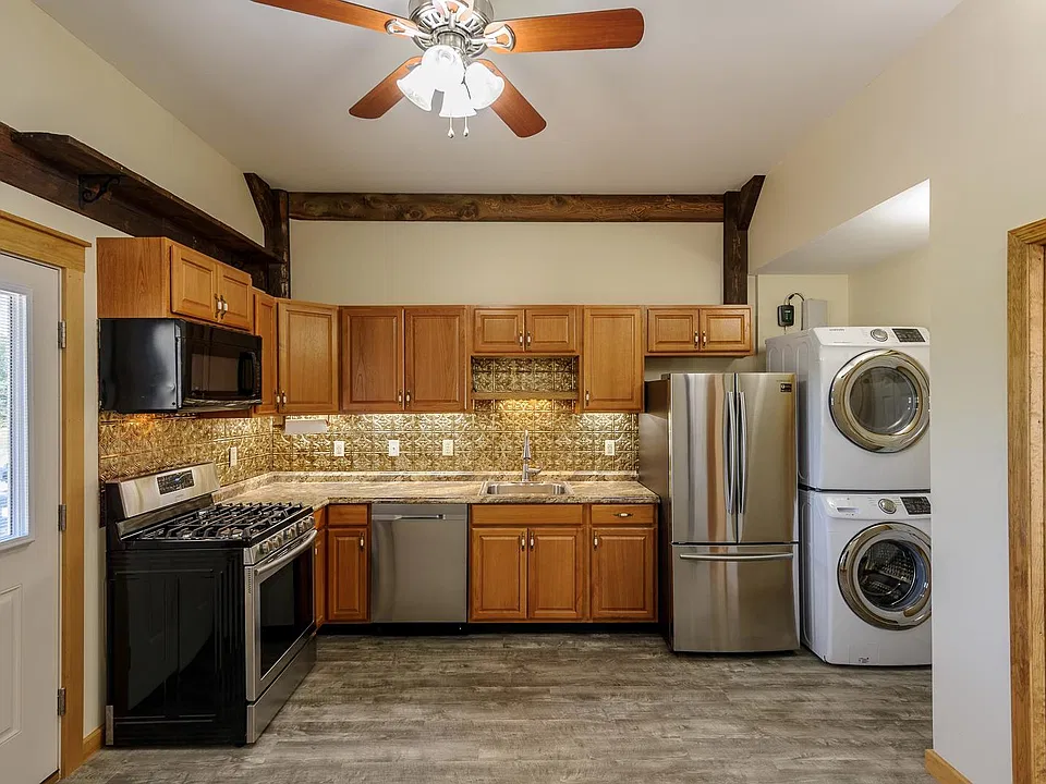 Kitchen/Living Area