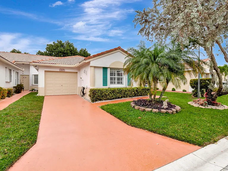 6129 Heliconia Rd — Photo 3