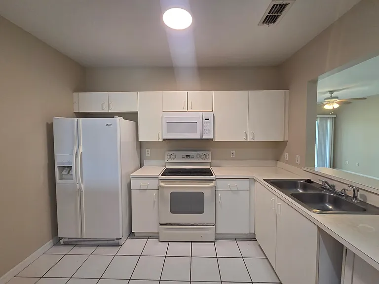 489 Las Cortes Ln #204 — Photo 7