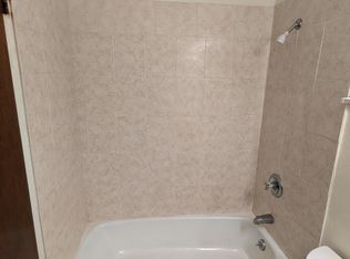 36 Orchard View Ct, Belleville, IL 62221