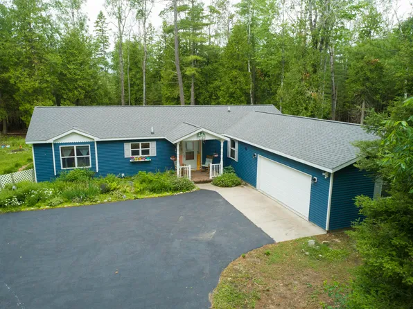 7120 Belfair Dr, Presque Isle, MI 49777