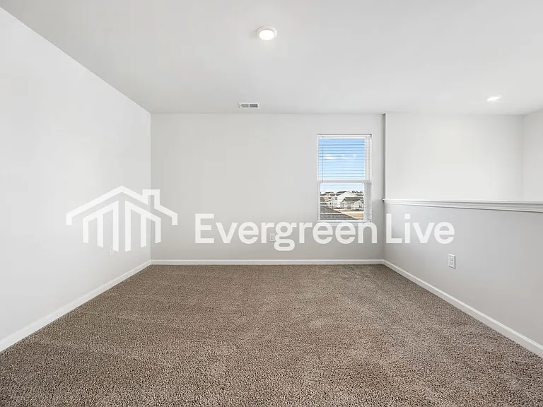 1005 Kinness Dr — Photo 14