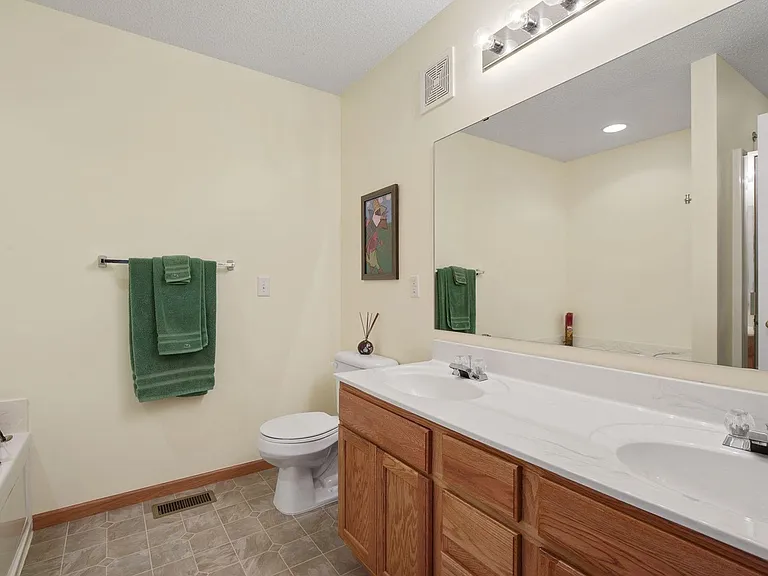 15544 Lilac Dr — Photo 8