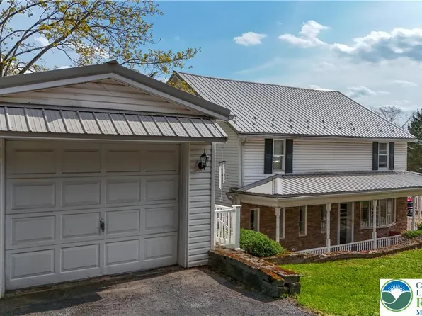 194 Roosevelt Dr, Morea, PA 17948