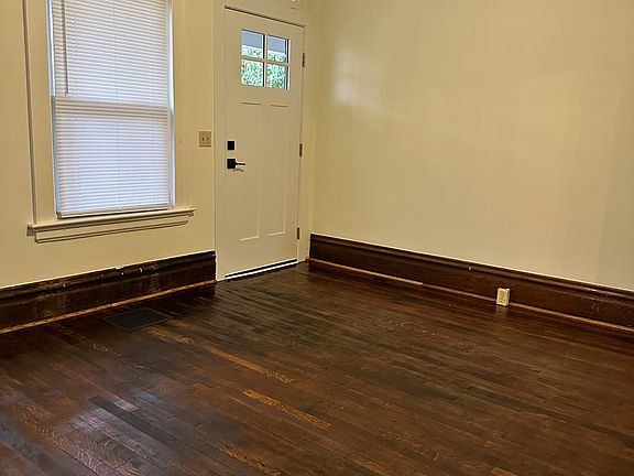 3rd image of 2499 Indianola Ave #2505