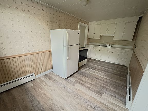 3rd image of 408-410 Jonestown Rd #2