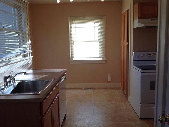 5th image of 3820 S Cushman Ave