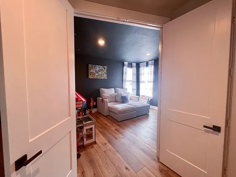 1216 Finch St — Photo 16