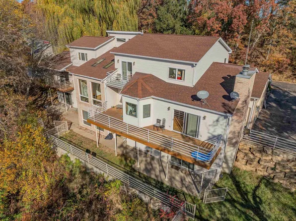 985 South Grouse Lane, Wisconsin Dells, WI 53965