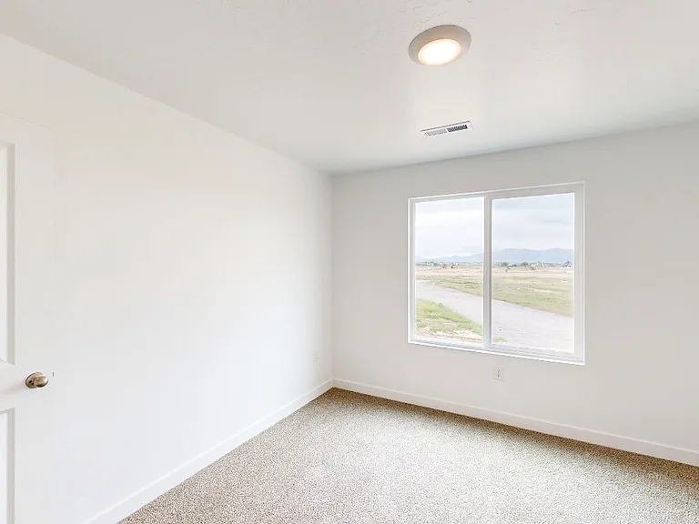 659 N 1850 E — Photo 13