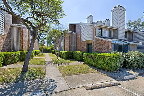 9254 Forest Ln Photo 1