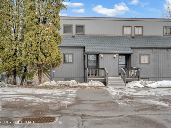 87 Cross Country Ln, Tannersville, PA 18372