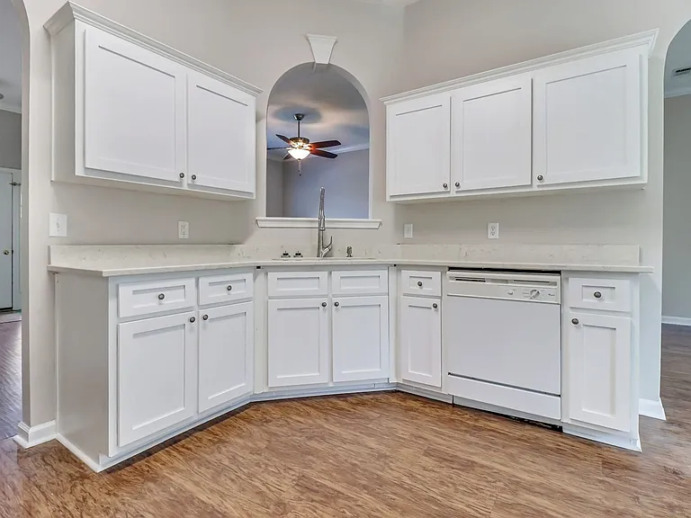 127 Williams Ave — Photo 14