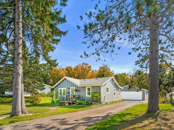 320 E Chisholm St, Duluth, MN 55803