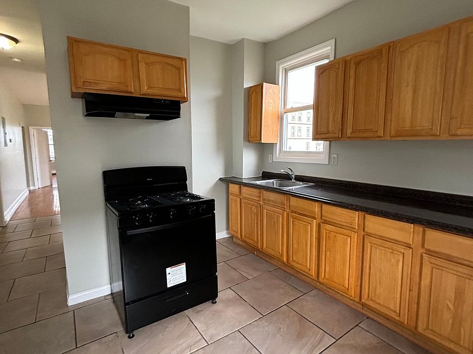 1st image of 208 N 19th St #1