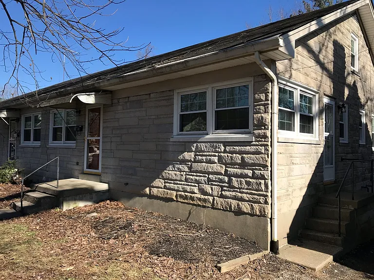 105 Beechwood Avenue Duplex — Photo 2