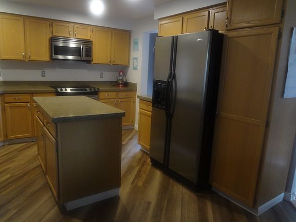 4th image of 16100 SE 16th St