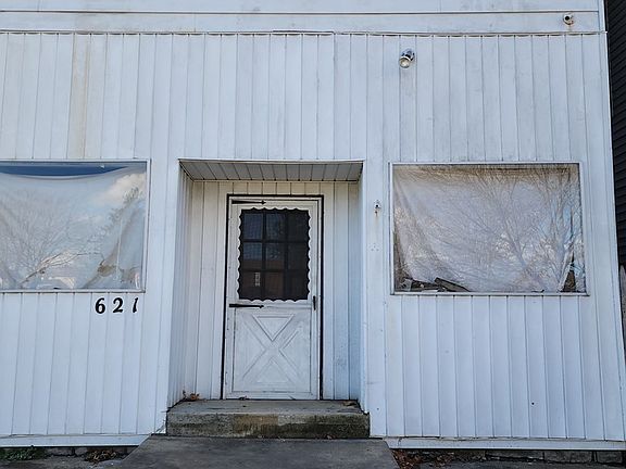 3rd image of 621 S Sandusky Ave