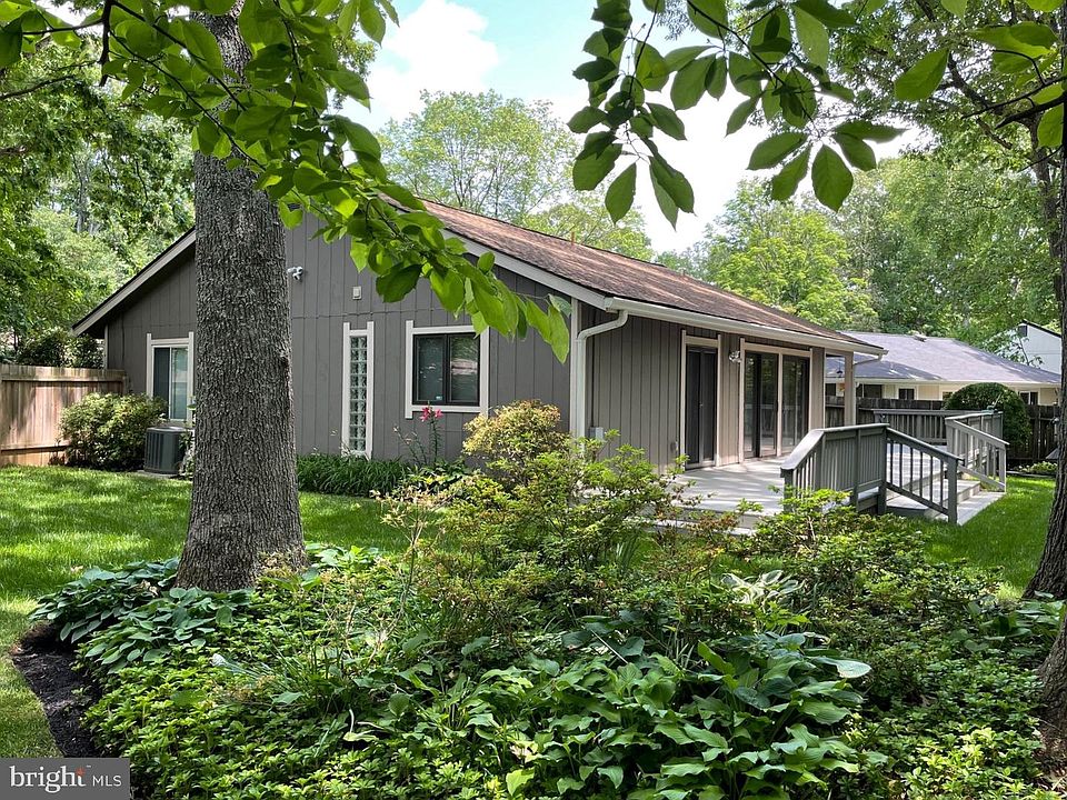 1st image of 10407 Hollyoak Pl