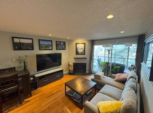 111 W 10th Ave #203, Vancouver, BC V5Y1R7