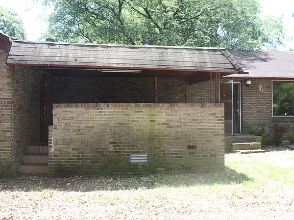 4th image of 215 Dodge Dr