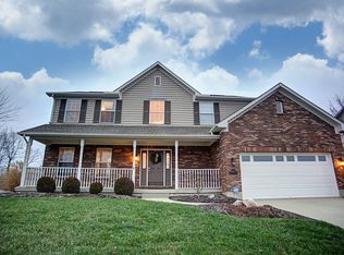 102 Crown Point Dr, Dayton, OH 45458