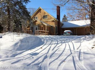 3180 Bird Rd, Ortonville, MI 48462