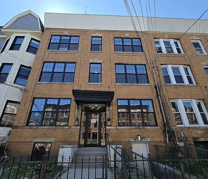 81 Bostwick Ave #3R1 — Photo 1