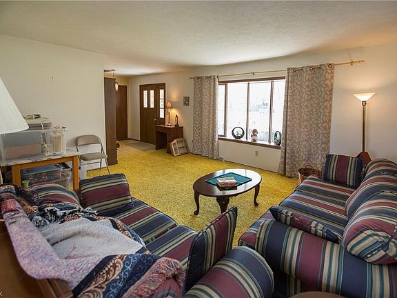 5th image of 27550 Linwood Cir