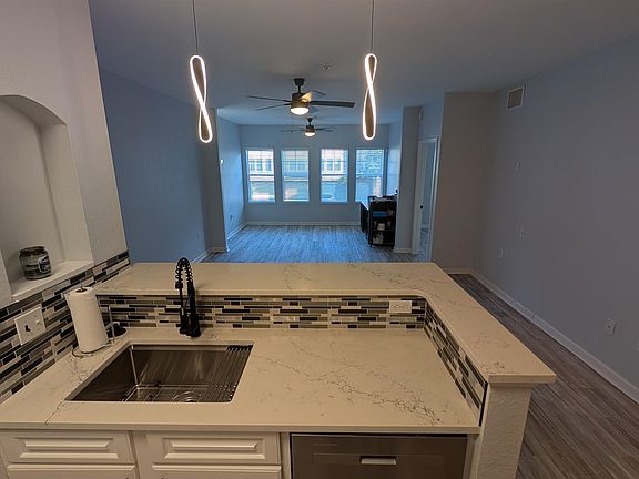 4th image of 2801 Chancellorsville Dr APT 223