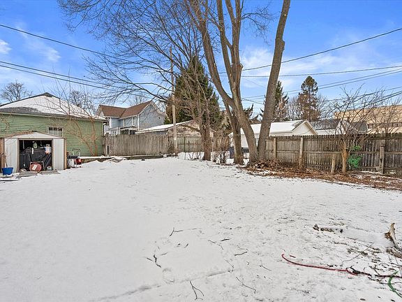 3rd image of 1420 Wisconsin AVENUE #1422,1422 1/2