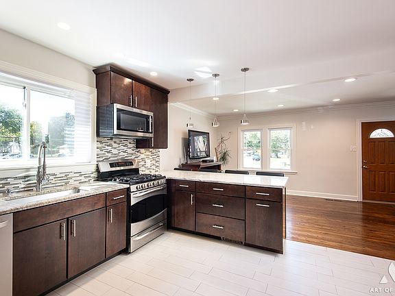4th image of 9971 Schiller Blvd