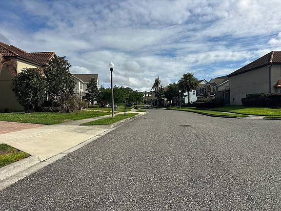 4th image of 528 Egret Place Dr
