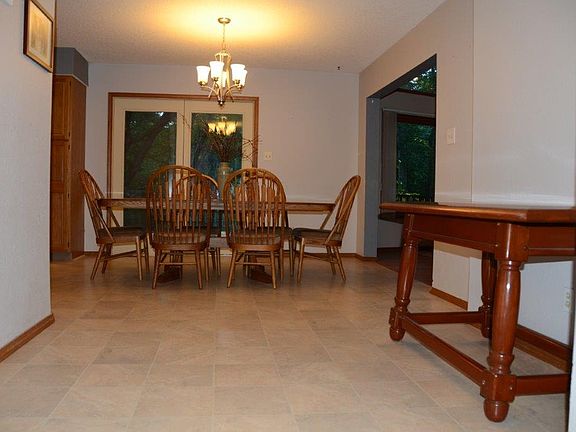 5th image of 75 Green Briar Dr