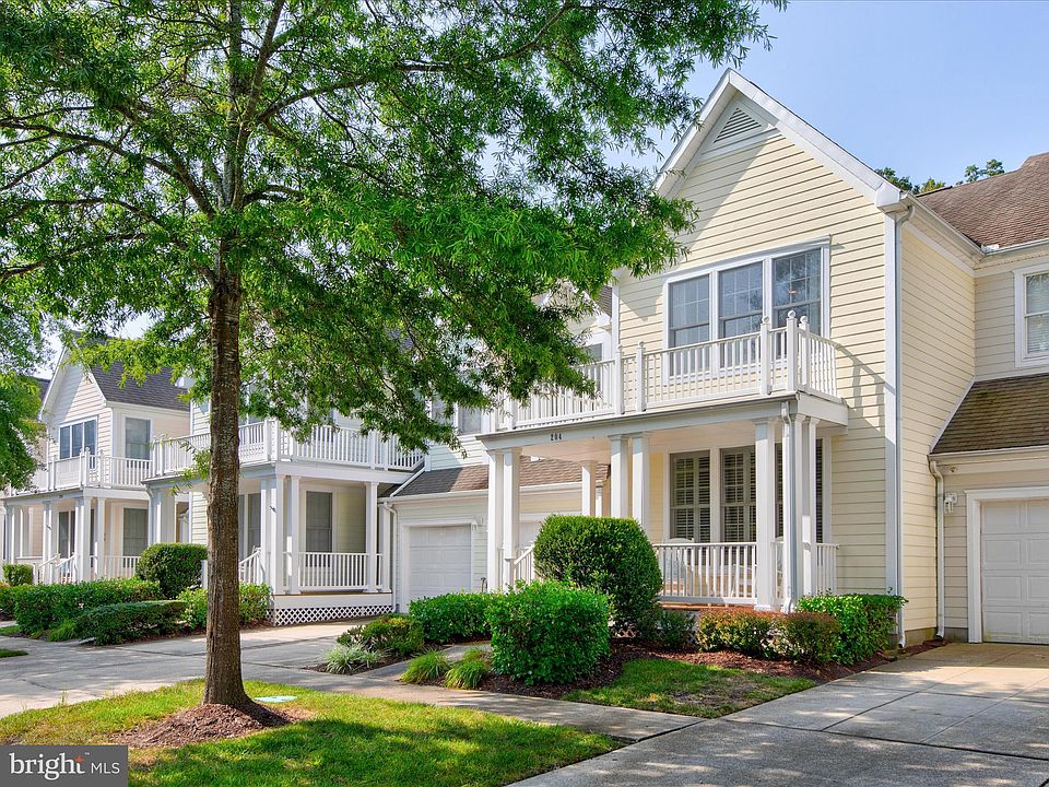 1st image of 204 Willow Oak Ave