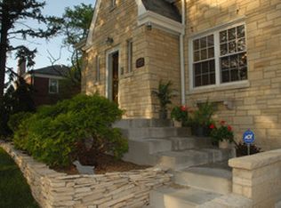 11811 S Oakley Ave, Chicago, IL 60643