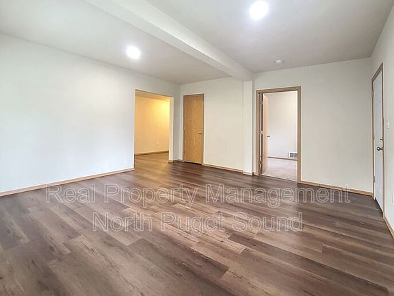 3rd image of 4131 104th St NE