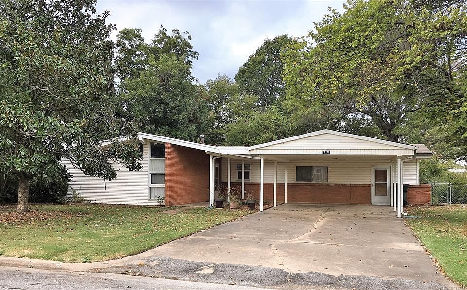 1st image of 1229 N Cherrington Ave
