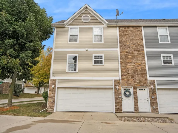 1129 Flagstone Ln, Pleasant Hill, IA 50327